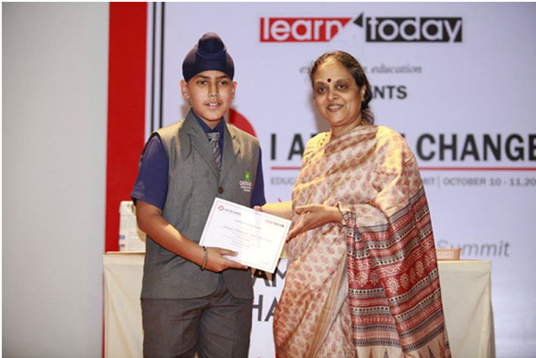 Prabhnoor-received-the-awar